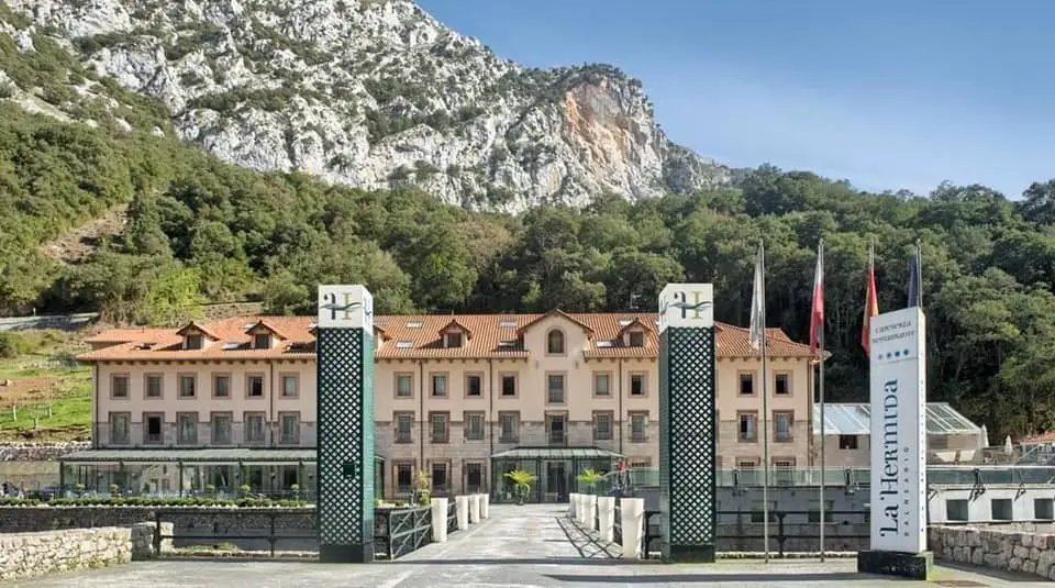 Balneario de La Hermida en Peñarrubia